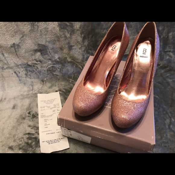 SALE! 💗Bakers Sparkle Pump!💗 - Picture 4 of 7